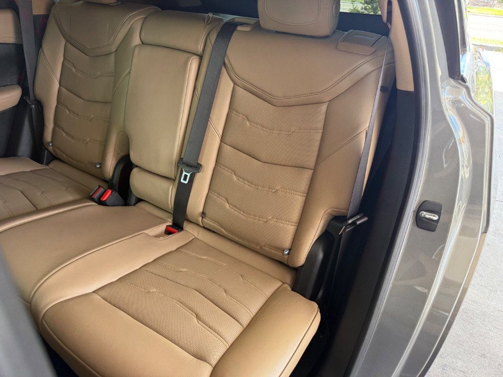 Used 2018 Cadillac XT5 Platinum w/ Driver Assist Package AWD/4WD image 46