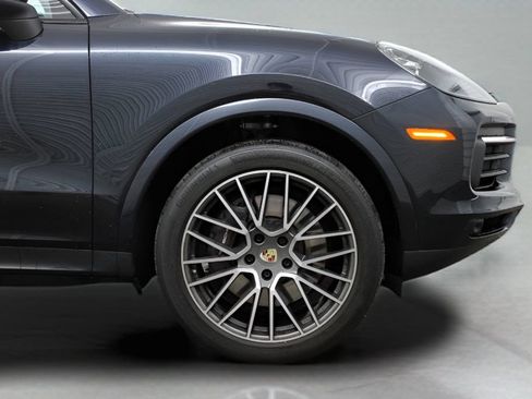 Used 2023 Porsche Cayenne AWD/4WD image 37