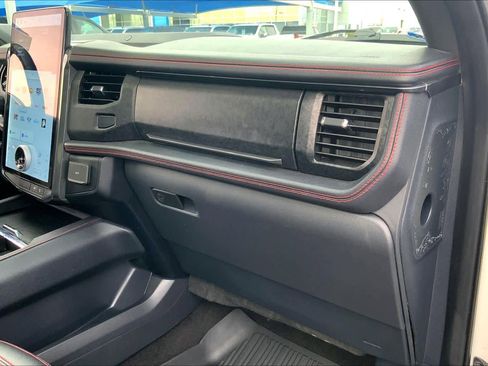 Used 2023 Ford Expedition Limited image 19