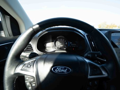 Used 2024 Ford Edge Titanium image 15