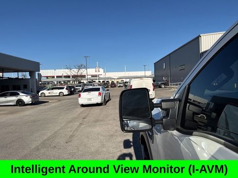 Used 2024 Nissan Titan PRO-4X w/ Pro-4x Convenience Package image 14