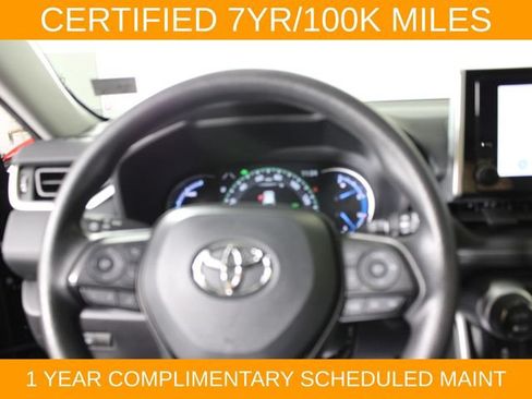 Used 2025 Toyota RAV4 XLE AWD/4WD image 25