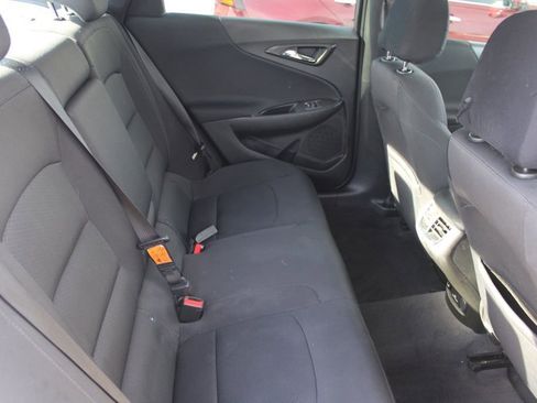 Used 2017 Chevrolet Malibu LT image 23