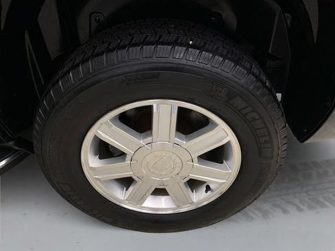 Used 2013 Cadillac Escalade AWD image 18