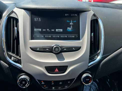 Used 2017 Chevrolet Cruze LS FWD image 16