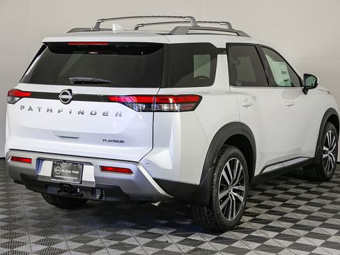 Certified 2025 Nissan Pathfinder Platinum image 9