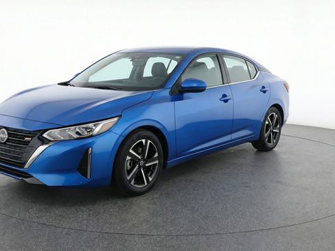 Used 2025 Nissan Sentra SV image 3