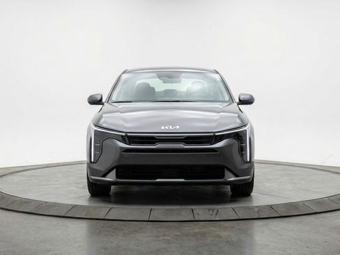 Used 2025 Kia K4 LXS image 2