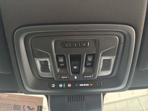 Used 2024 GMC Sierra 1500 AT4 w/ Technology Package image 37