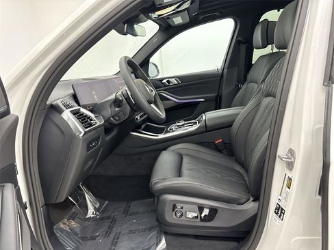 New 2026 BMW X5 xDrive40i w/ Executive Package image 25