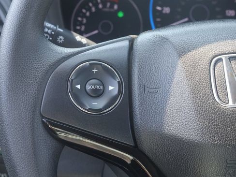 Used 2021 Honda HR-V LX image 5