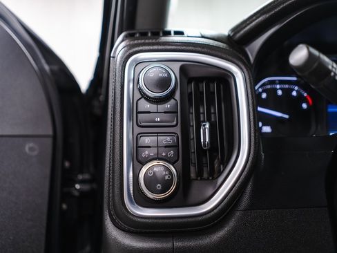 Used 2022 GMC Sierra 3500 SLE w/ SLE Convenience Package image 18