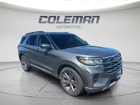 Used 2025 Ford Explorer Active w/ Active Comfort Package AWD/4WD image 2