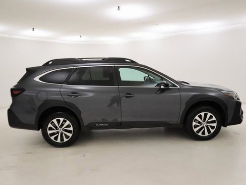 Used 2024 Subaru Outback Premium image 2