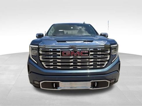 Used 2025 GMC Sierra 1500 Denali AWD/4WD image 9