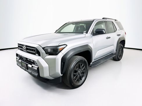 Used 2025 Toyota 4Runner SR5 AWD/4WD image 3