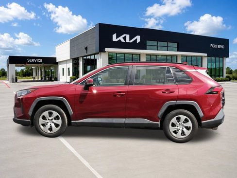 Used 2019 Toyota RAV4 LE w/ All Weather Liner Package FWD image 8