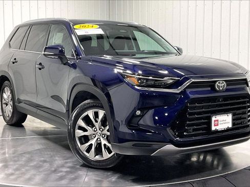 Certified 2024 Toyota Grand Highlander AWD image 3