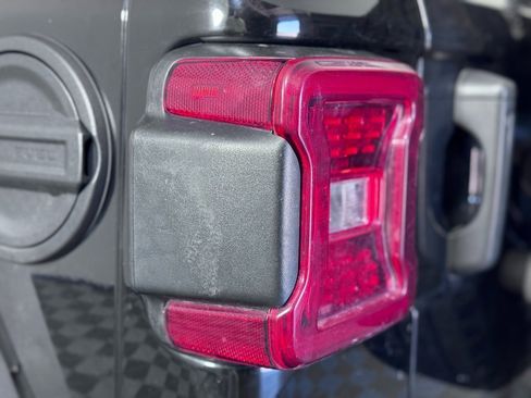 Used 2021 Jeep Wrangler Unlimited Rubicon image 7