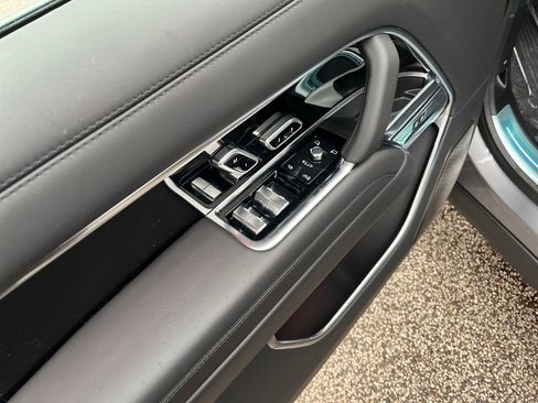 New 2026 Land Rover Range Rover Autobiography AWD/4WD image 11