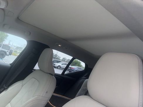 Used 2024 Volvo XC40 B5 Plus w/ Climate Package AWD/4WD image 7