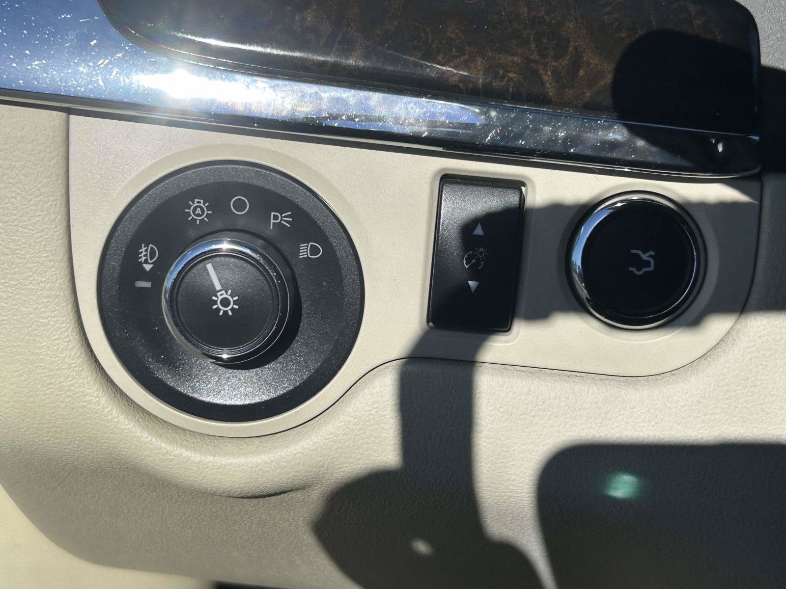Used 2016 Lincoln MKS w/ Equipment Group 101A FWD image 28