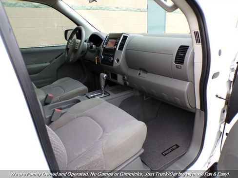 Used 2018 Nissan Frontier SV RWD image 26