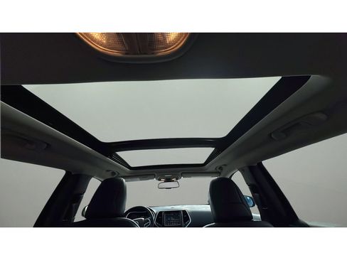 Used 2018 Jeep Cherokee Limited w/ Trailer Tow Group image 29