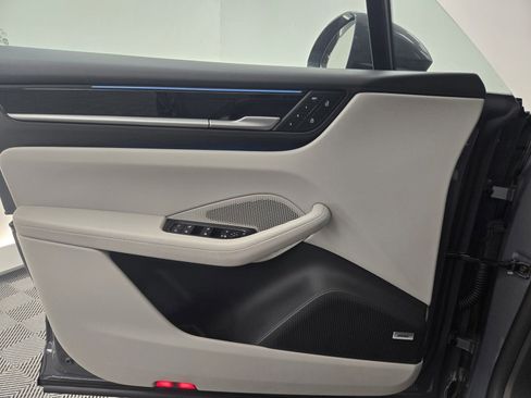 New 2025 Porsche Macan 4S Electric image 29