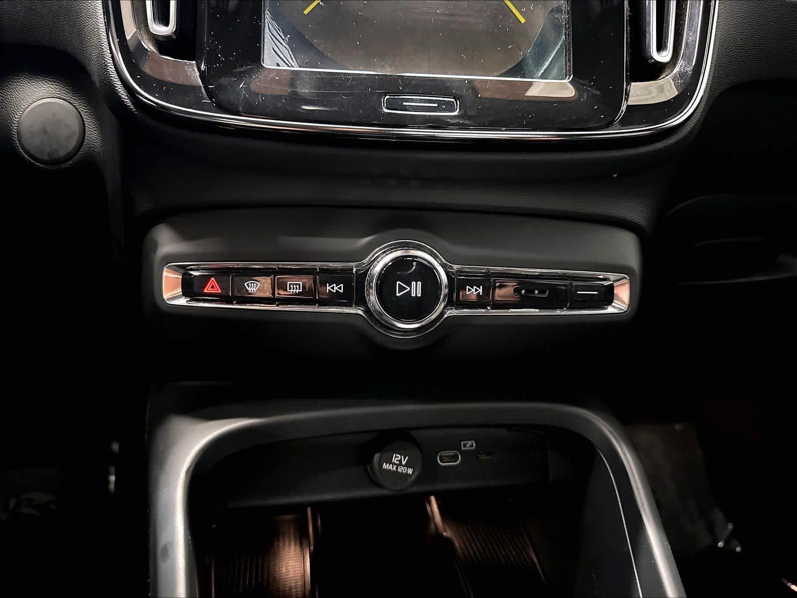 Used 2021 Volvo XC40 P8 Recharge w/ Advanced Package AWD/4WD image 32