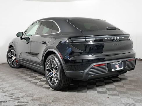 Used 2025 Porsche Macan 4S Electric AWD/4WD image 3