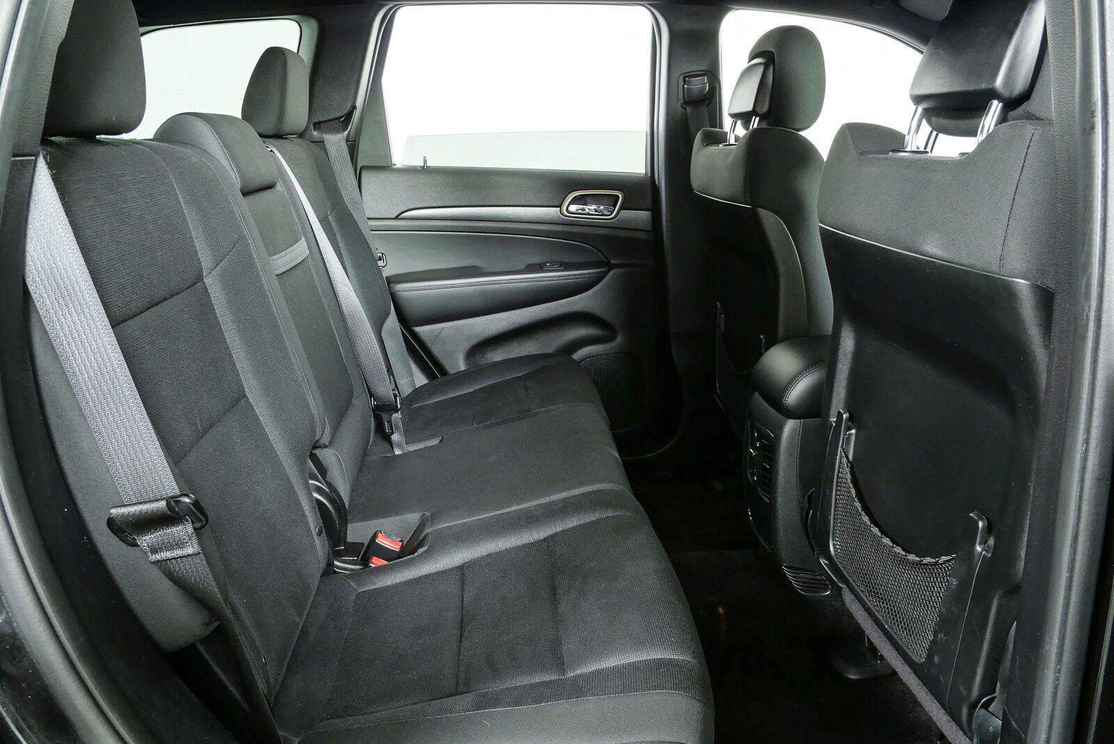 Used 2015 Jeep Grand Cherokee Laredo w/ Quick Order Package 23E RWD image 19