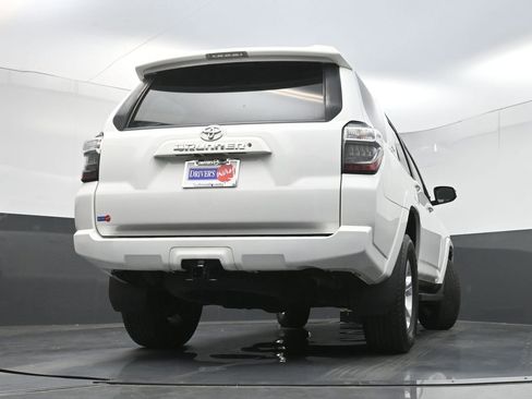 Used 2019 Toyota 4Runner SR5 AWD/4WD image 25