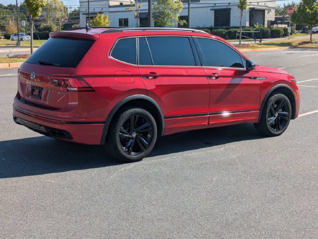 Used 2024 Volkswagen Tiguan SE R-Line AWD/4WD image 4
