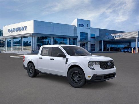 New 2025 Ford Maverick XLT image 7