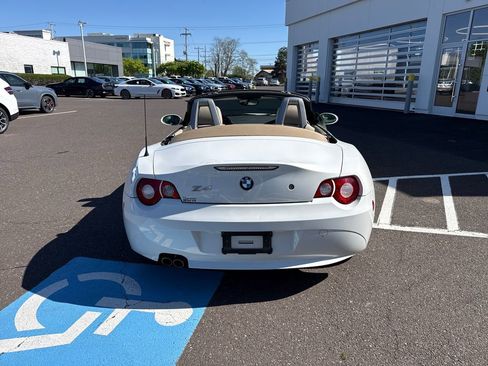 Used 2005 BMW Z4 3.0i RWD image 4