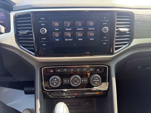 Used 2023 Volkswagen Atlas SE FWD image 21
