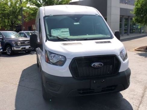 Used 2023 Ford Transit 250 Medium Roof RWD image 4