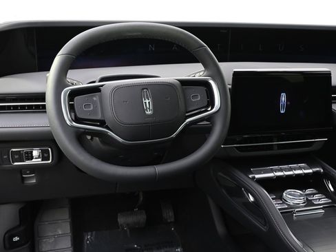 New 2026 Lincoln Nautilus Reserve image 12