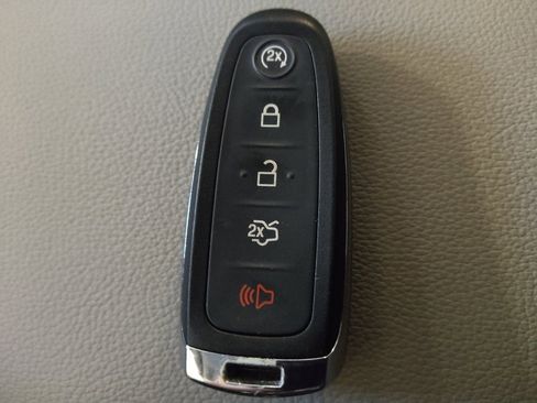 Used 2017 Ford Escape Titanium FWD image 32