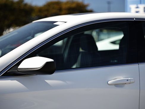 Used 2024 Chevrolet Malibu LT image 4