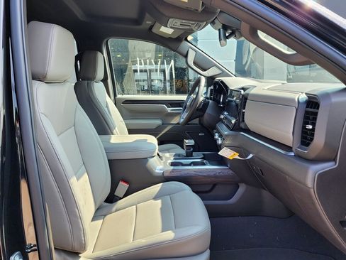 New 2026 GMC Sierra 1500 SLT w/ SLT Premium Plus Package image 38