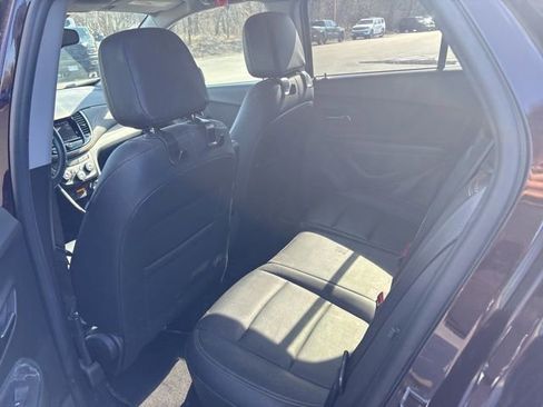 Used 2021 Chevrolet Trax LT w/ Premium Seat Package image 13