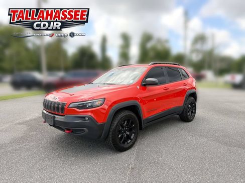 Used 2021 Jeep Cherokee Trailhawk w/ Sun, Sound & Nav Group AWD/4WD image 9
