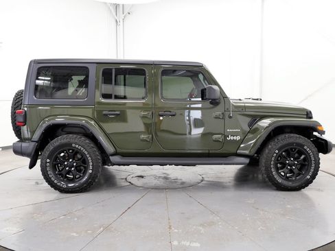 Used 2021 Jeep Wrangler Unlimited Sahara w/ LED Lighting Group AWD/4WD image 8