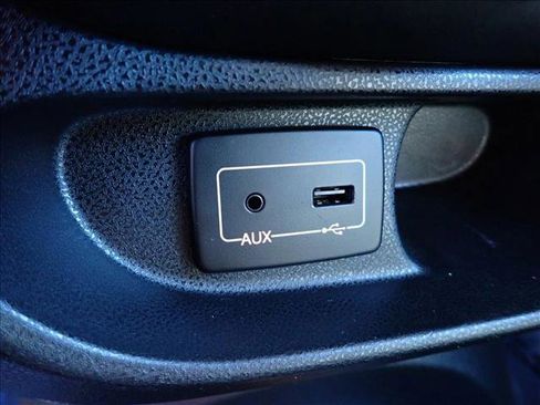 Used 2017 FIAT 500L Trekking w/ Popular Equipment Package image 20