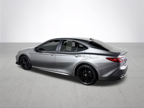 Used 2025 Toyota Camry SE w/ Convenience Package AWD/4WD image 8