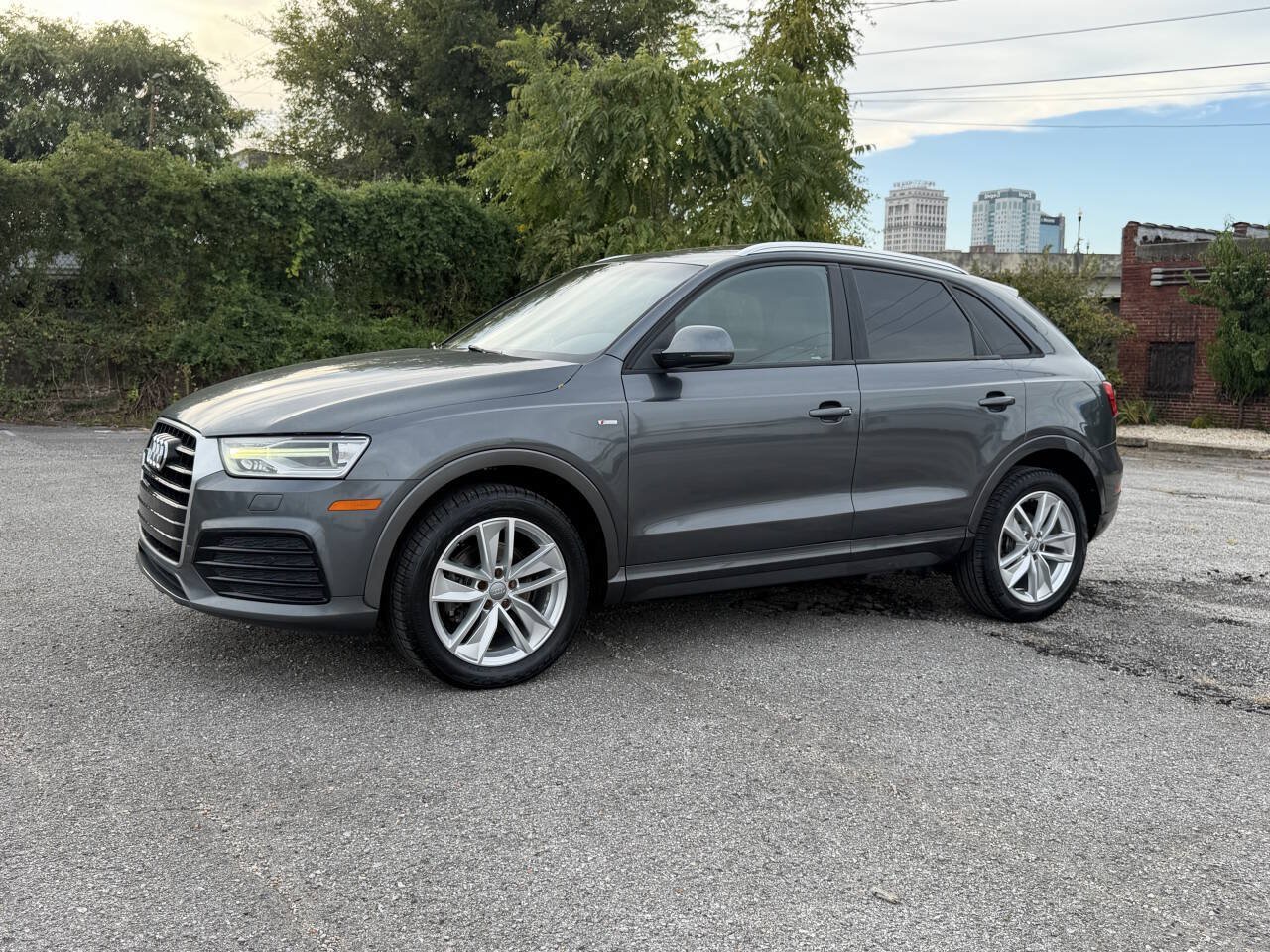 Used 2018 Audi Q3 2.0T Premium w/ Convenience Package FWD image 2