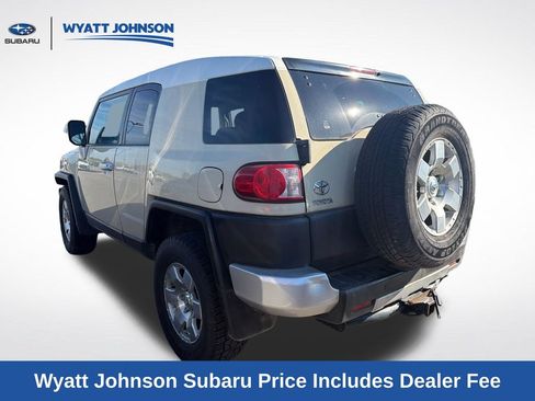 Used 2008 Toyota FJ Cruiser 4WD w/ Upgrade Pkg 2 image 3