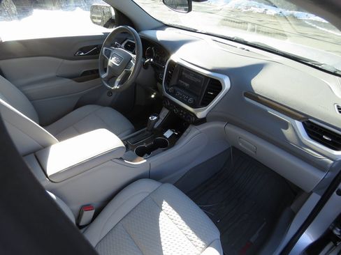 Used 2019 GMC Acadia SLE image 14